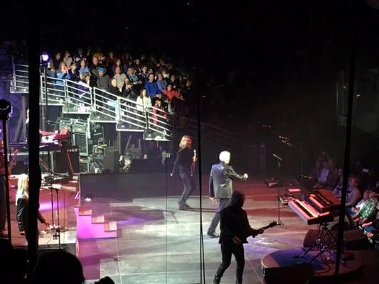 Dennis DeYoung of Styx performing live