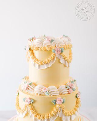 Vintage Piped Cake