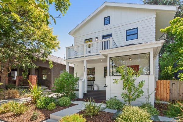 My Modern Rockridge Farmhouse Listing in Oakland. Picture Perfect Curb Appeal!