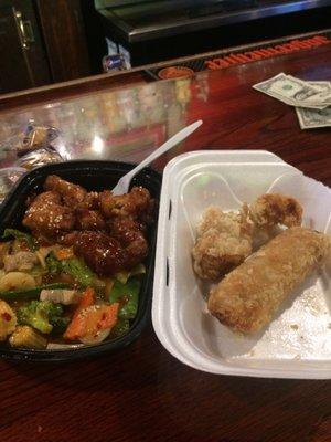 What you see is Dragon Phoenix and Vietnamese egg rolls. There was no spice.