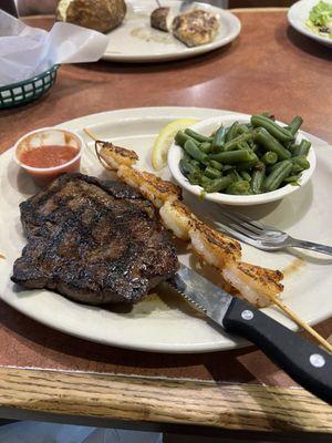 10oz Sirloin Steak and grill Shrimp Combo