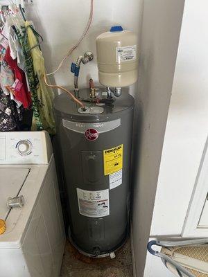 Newly installed water heater with thermal expansion tank