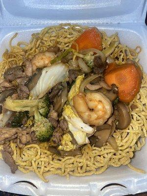 90. Combination Wok Stir Fried with Crispy Egg Noodle