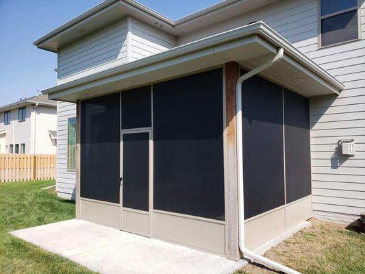 Screened in patio with 80% mesh