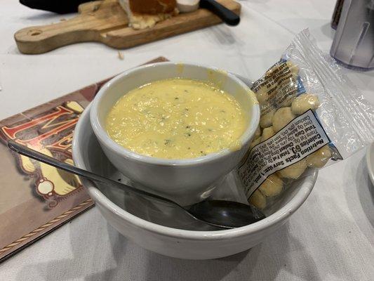 Cheddar broccoli soup