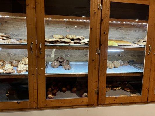 Pan dulce cabinet