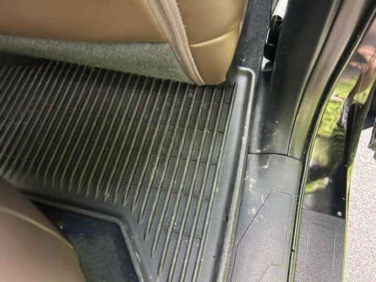 Floor mats not cleaned