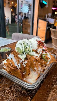 Humongous ultimate nachos