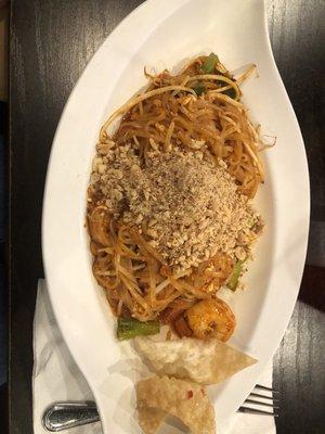 Medium hot shrimp pad Thai