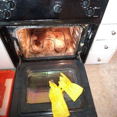 Oven cleaning before pic