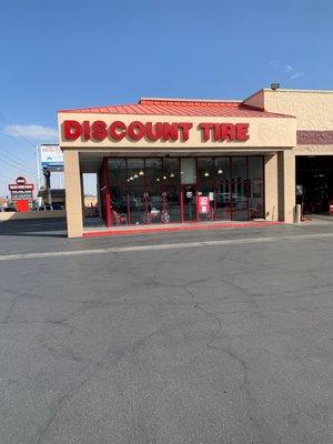 Top Notch Service at Discount Tire on W. Sahara