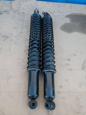 Heavy duty load leveller Monroe shocks.