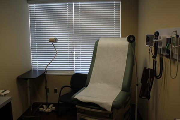 Comfortable patient rooms designed with your comfort in mind.