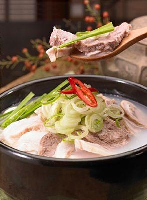 돼지국밥 (Pork Belly Soup)