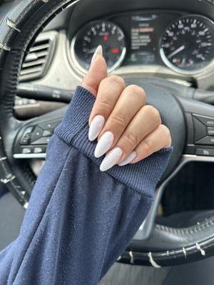 Milky white mani