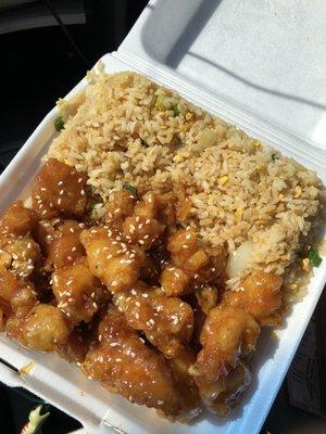 Sesame chicken lunch combo