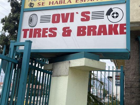 PCI's tires & brakes sign