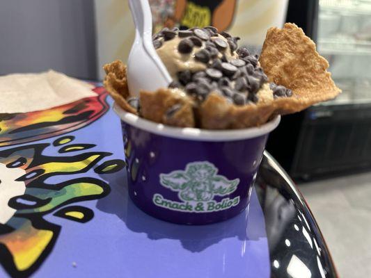 Espresso ice cream with chocolate chip toppings I a waffle cone