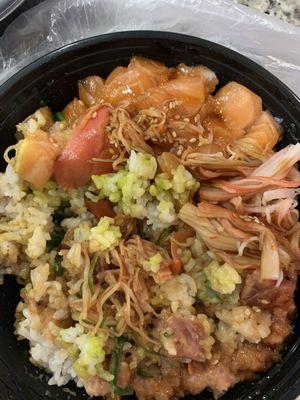 That is NOT a poke bowl. It's mushy room temp fish. Not good at all