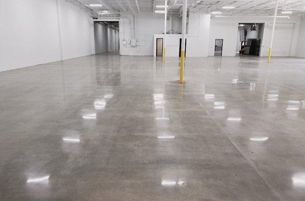 Medium Polish | Great for Garage / Warehouse Floors. Durable & Long Lasting