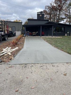 The new driveway almost finished