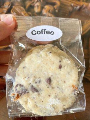 Coffee flavor contains chocolate! So good! I inhaled these 3 cookies and wish I got more