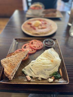 Egg white omelette with Turkey, feta, onions, tomato and spinach