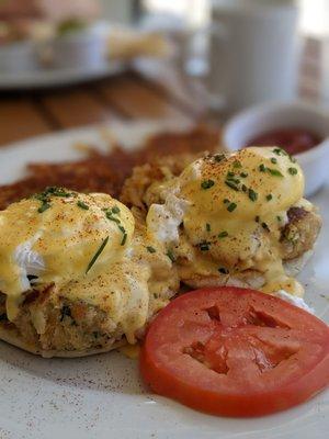 Crab cake benedict