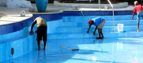 Swimming Pool Cleaning