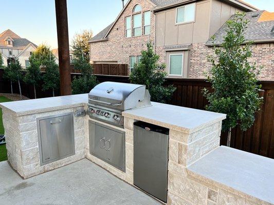 Beautiful outdoor kitchen