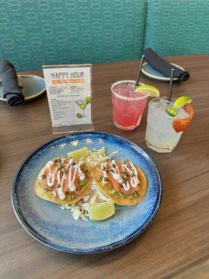 salmon tostada with 2 margaritas