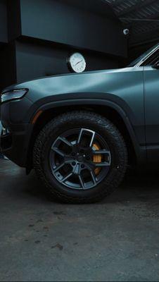 Rivian R1S XPEL Stealth PPF Wrap by VibeAuto