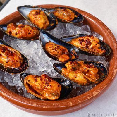 Spicy mussels escabeche