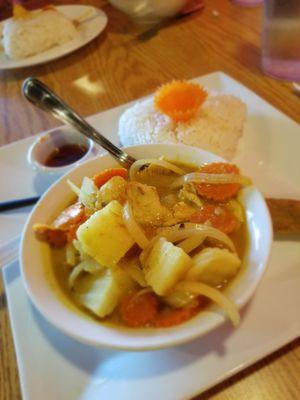 Yellow curry dinner combo plate