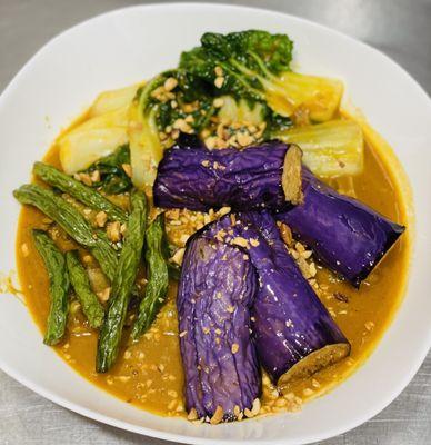 Oxtail Kare-Kare w/ Mixed Veges and Roasted Peanut