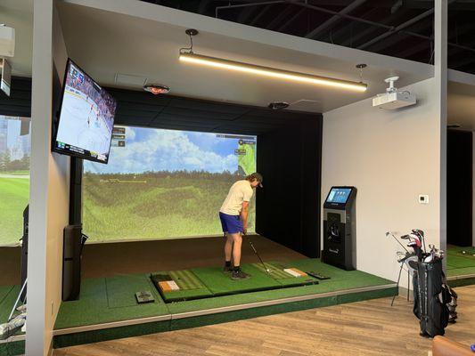 Golfzon Simulator