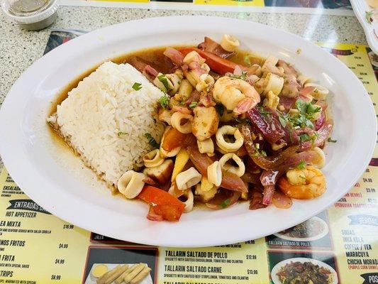 Saltado de Mariscos - seafood heaven!