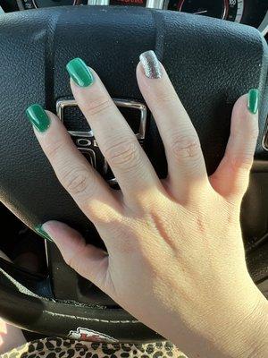 Emerald gel nails