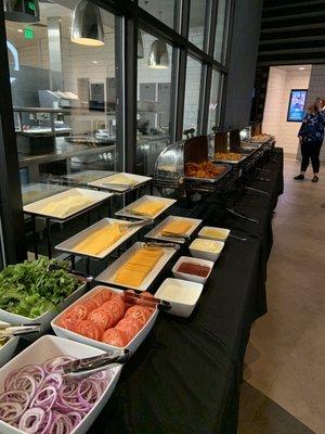 Burger condiments and toppings