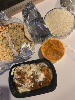 samosa chaat, Chicken Tikka, Garlic Naan