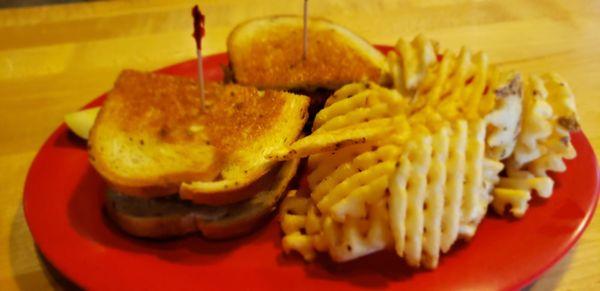 The patty melt with frys