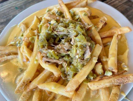 Green chili cheese fries