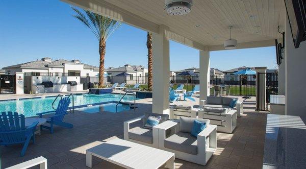 Gorgeous Pool & Lounge Area