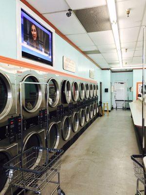 The dryer is powerful and the floor is spotless