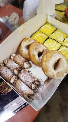 Cannoli's, Donut's and Lemon Cheesecakes'.