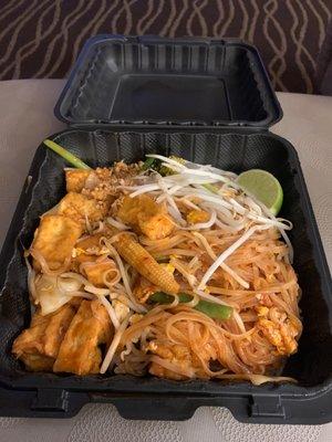 Pad Thai with tofu and extra vegetables