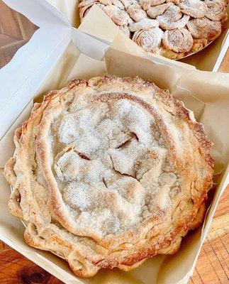 Old fashioned apple pie