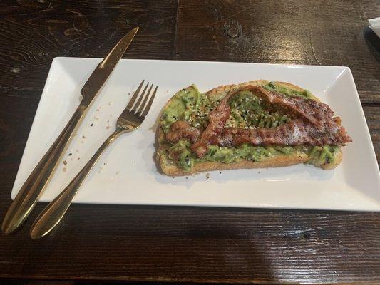 One of the best avocado toast I've had. Some are tangy to keep the avocado fresh. But this was not the case it was perfect.