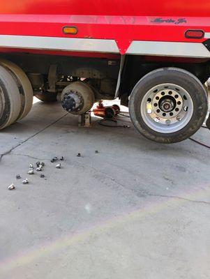 Semi Truck Tire Replacement