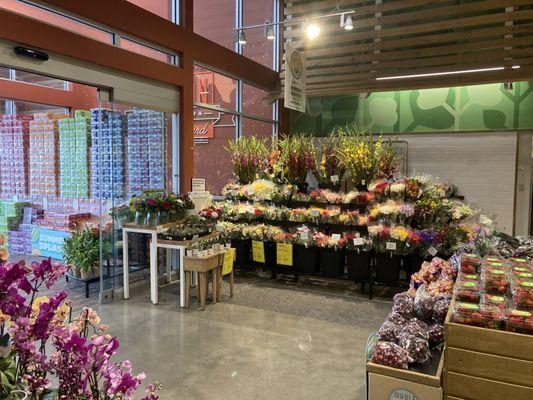 Floral dept is so tiny, right at the entrance